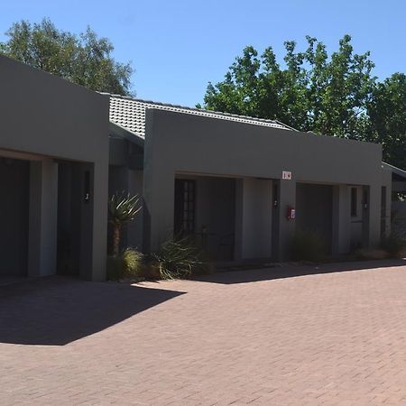 Be At Home Guesthouse Klerksdorp Buitenkant foto
